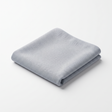 Representative illustration — glass cleaning microfibre cloth; supplied model and packaging may vary.
